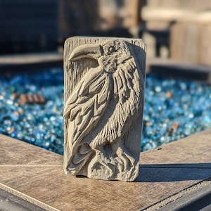 Crow Garden Statue, Celtic Crow, Concrete Crow Altar Totem, Deity Totem, Bird Décor, Morrigan Crow, Crow Totem. Concrete Garden Totem
