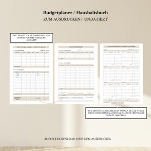 Op de afbeelding: Een printbare budgetplanner en huishoudboek in het Duits. Het document bevat secties voor maandelijkse inkomsten en uitgaven, evenals wekelijkse variabele uitgaven. De tekst luidt "Budgetplaner / Haushaltsbuch Zum Ausdrucken | Undatiert" en "Sofort Download | PDF Zum Ausdrucken".