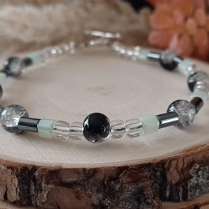 Unique Glass Bead Bracelet Handcrafted for Mom - Gift Ready Packaging