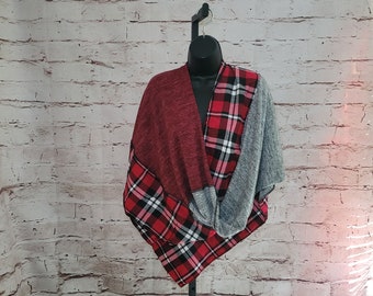 Red & White Plaid Knit Twisted Mobius Wrap