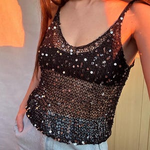 Handstickad paljett-crop top, festivalkonsertoutfit Burning Man festuniform