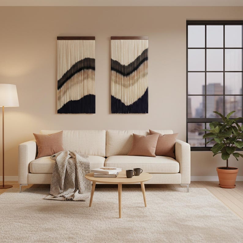 Décoration murale confortable : pose en macramé d'art scandinave à grande fibre — oeuvre d'art murale texturée au toucher pour le salon, le bureau, la chambre ou l'entrée image 1