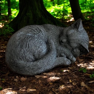 Black cat sculpture / Lawn cat ornament / Garden animal decor / Backyard pet figure / Outdoor cat idea / Sleeping cat statue / Stone pet art