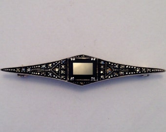 GOTHIC Vintage Brooch with Onyx and Marcasite Sterling Silver Oxidized Victorian Revival