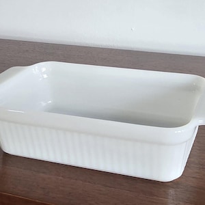 Vintage Anchor Hocking Fire King Ribbed Milk Glass 1 qt loaf pan Model #1409