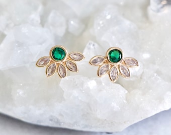 Aretes de flor verde esmeralda