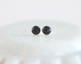 Onyx Stud Earrings - Faceted Round