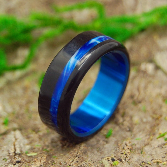 Schwarze Ringe, Titan-Ring, Titan Harz Ehering, blau marmoriert Opaleszenz,  Herren Ring, Womens Ring, Eco-Friendly blau VINTAGE TRON -  Schweiz