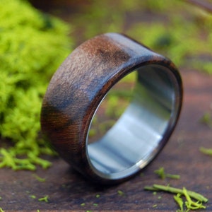 Herren-Ring, Eheringe, Titan Ringe, Holzringe, Titan Eheringe, Eheringe - WALNUT OVERLAY