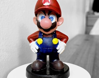 Figura di Mario dipinta a mano / Mini oggetto da collezione stampato in 3D / Fatto a mano