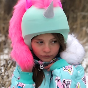 Helmet cover Snowbord/ski/bicycle One size: children/adults The material stretches Isn&#39;t afraid of snow/water Bright/unique design Unicorn