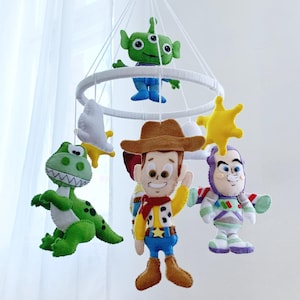 Móvil para cuna de bebé Story, decoración de habitación infantil de vaquero, idea para habitación de bebé con temática de astronauta