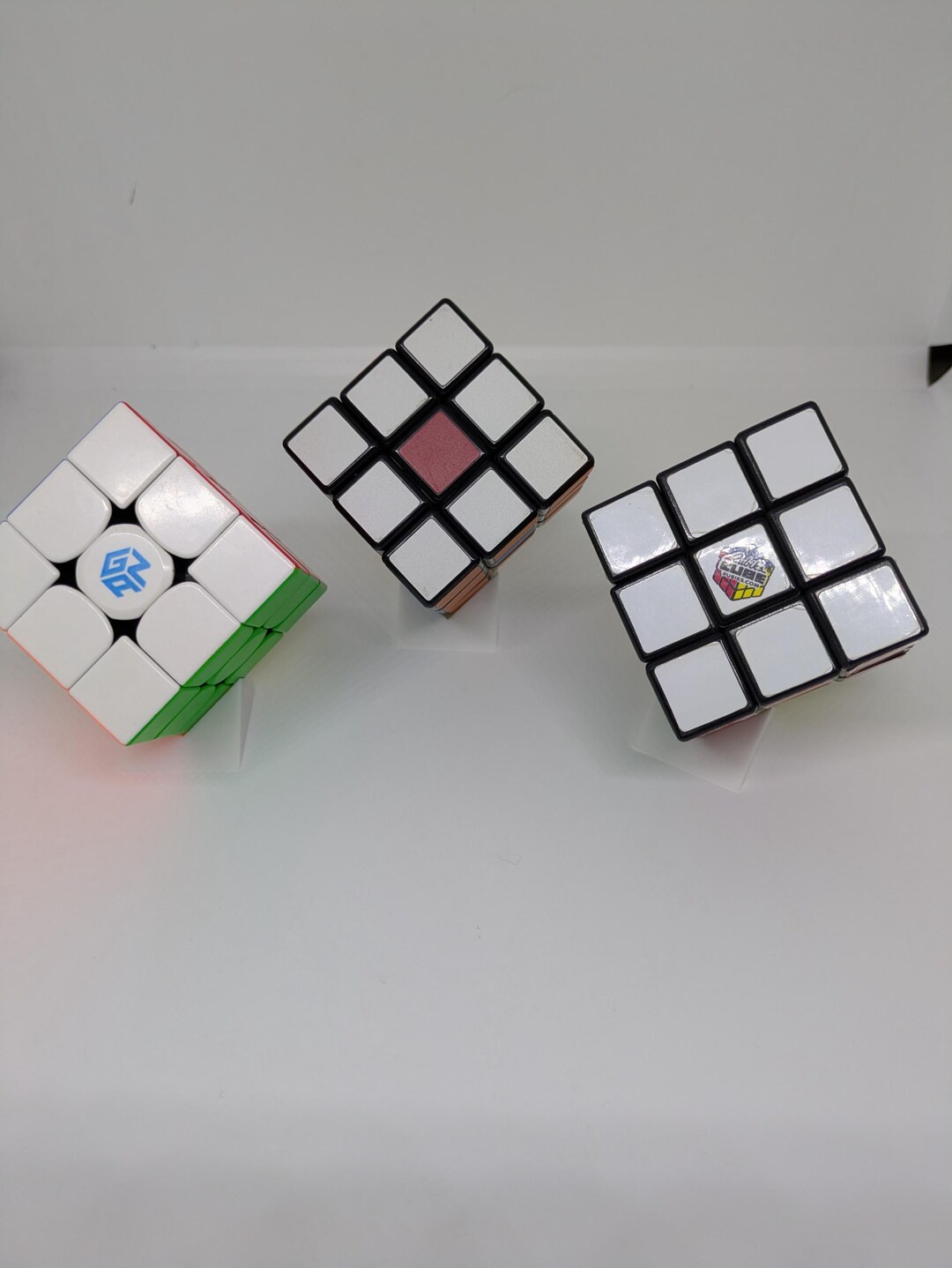 Speed Cube Stand Minimalist Speed Cube Stand (set of 3): Rubik's & GAN Cube Display - Etsy