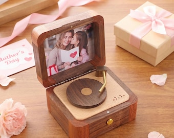 Mothers Day Personalized Vintage Wooden Photo Music Box, Engraved Record Player Keepsake, Custom Gift for Mom,Gift for Her