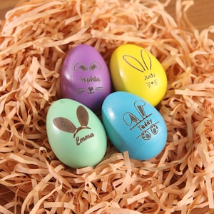 Personalisierte Holz Osterei - Individuell bemalte Ostereier mit Namen, Babys erstes Ostern, Osterdekor, Kinder & Baby Ostergeschenk 2025 Andenken