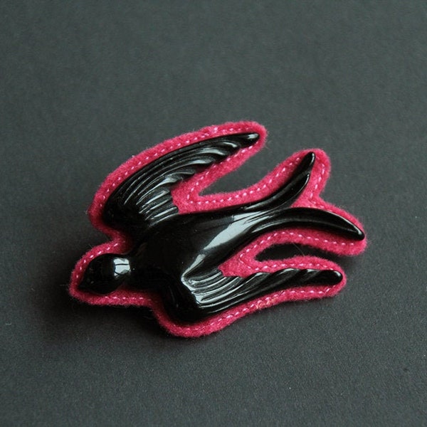 Broche hirondelle