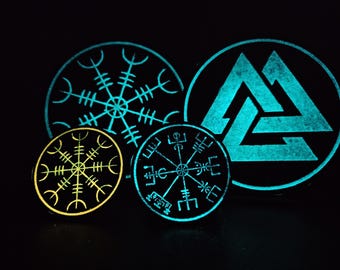 Glowing handcrafted wooden altar symbols - Vegvísir / Ægishjálmur / Valknut (Glow in the Dark - Blue / Green / Orange)