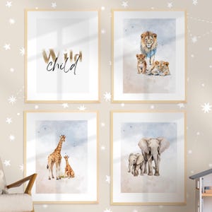 Conjunto de 4 pósteres de decoración de pared para habitación infantil, safari, león, jirafa, elefante, con bebé, beige neutro, bohemio, baby shower, tamaño A4, A3, regalo para niño y niña