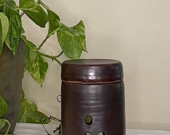 Handmade garlic keeper - large