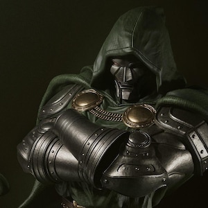 ドクター・ドゥーム・オン・スローン マーベル 手描き 3D