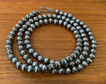 Collier de perles oxydées en argent sterling, vintage, 27 pouces de long, 57 grammes, perles de 6,4 mm, fabriqué sur un banc