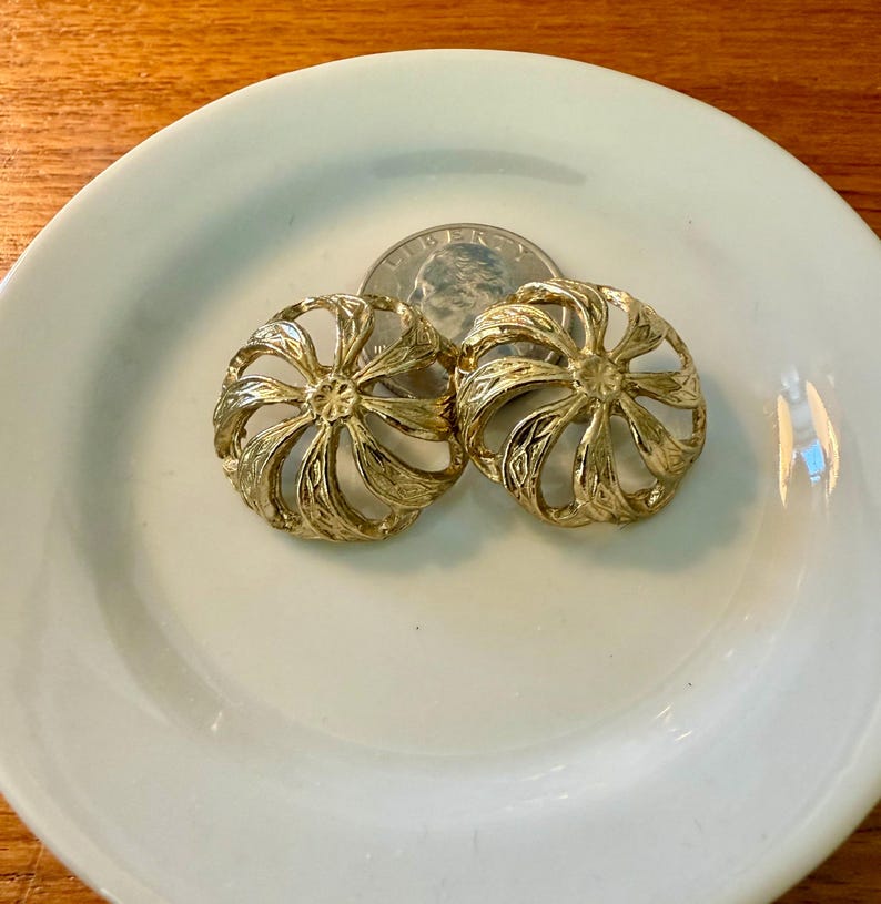 2 Vintage Gold Tone Metal Shank Buttons Pinwheel Design, 1 in Wide, 1/2 ...