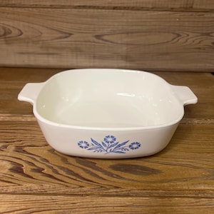 Corning Ware Blue Corn Flower Pattern 1 Quart Casserole Dish