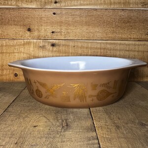 Vintage Pyrex Early American Pattern Butterfly Casserole Dish #043, 1 1/2 quart