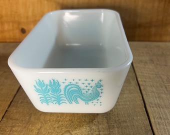 Vintage Pyrex Butterprint Pattern #0502 - 1 1/2 Pt. Refrigerator Dish/Small Casserole Dish - No Lid.