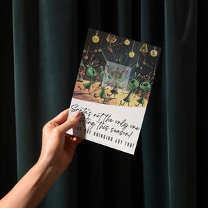 Groene buitenaardse kerstkaart: dansende aliens in de ruimte | Retro vakantiegroet | Leuke feestelijke feestkaart | Bewerkbaar gepersonaliseerd bericht