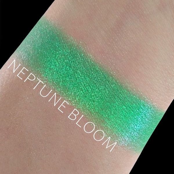 Neptune Bloom-Duochrome-Shifting Eyeshadow