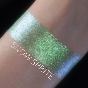 Snow Sprite-Duochrome-Shifting Eyeshadow