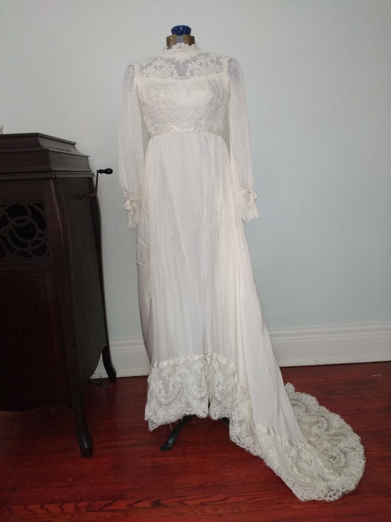 Exquisite Alencon Lace Wedding Dress - image 2