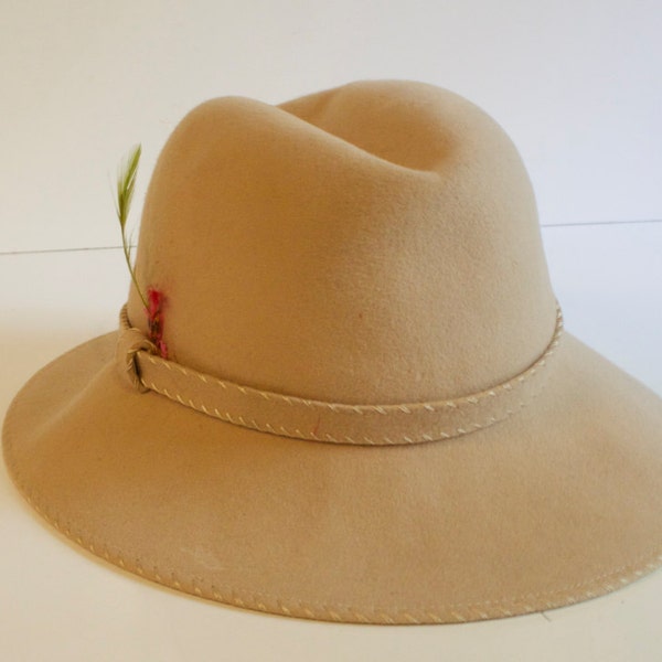 Vintage 1950s 1960s Womens Beige Wool Hat by Evelyn Varon