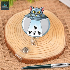 Bobine d'insigne de chat OVNI, support pour carte d'identité de vaisseau spatial extraterrestre, bobine d'insigne de chat, cadeau pour infirmières, cadeau pour elle