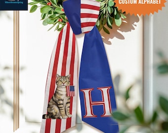 愛国的な猫のリースサッシュ、パーソナライズされたモノグラム入りドアリボン、カスタムペットデコレーション