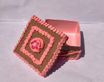 Faux Cake Box!: Chocolate and strawberry!
