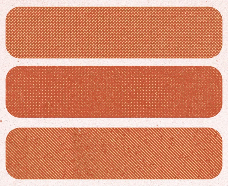 Puede incluir: Tres etiquetas rectangulares con esquinas redondeadas, todas en color naranja terracota. La etiqueta superior presenta un patr&oacute;n de puntos blancos finos, la del medio tiene un acabado texturizado s&oacute;lido y la inferior muestra un patr&oacute;n de l&iacute;neas blancas diagonales.