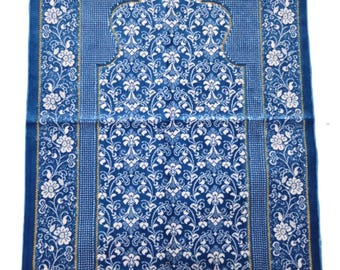 Velvet Islamic Prayer Rug | Comfortable Muslim Namaz/Salah Mat