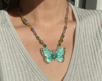 Collier pendentif papillon perlé de l'an 2000 : chaîne pour pull en forme de coeur de fée