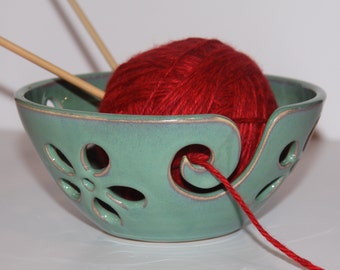 Sea foam Green flower Yarn Bowl / Yarn Bowl / Knitting Bowl / Crochet Bowl / Green Yarn Bowl / 6 inch Yarn Bowl / Made to Order