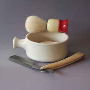 Ceramic Shaving Mug / Ridges for a Good Lather / Comfortable Handle / White Shaving Mug / Made to Order