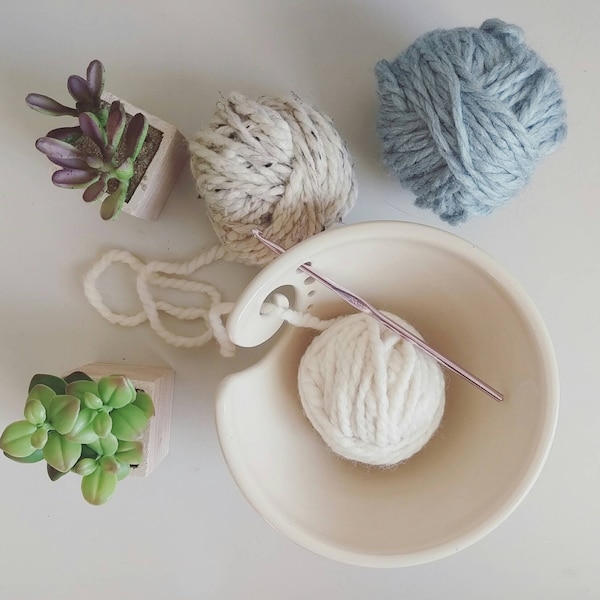 White Ceramic Yarn Bowl, Yarn Bowl, Knitting Bowl, Crochet Bowl, Pottery Yarn Bowl, Made to Order
