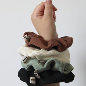 Organic cotton ribbed scrunchie - Women&#39;s hair accessories