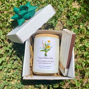 Floral Candle - Mom, Customize Date, Mother's Day Gift, Wife Gift, Gift, New Mom Gift, Soy Wax Candle, Gift For New Mom, Happy Mothers Day