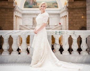 Vintage Lace Wedding Dress with Sleeves: Modest Bridal Gown