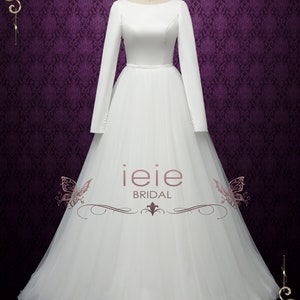 Minimalist Wedding Dress with Long Sleeves LUNA image 2
