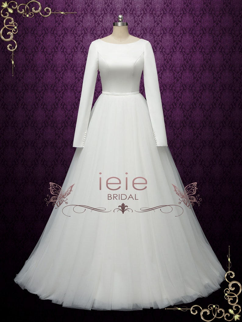 Minimalist Wedding Dress with Long Sleeves LUNA image 2