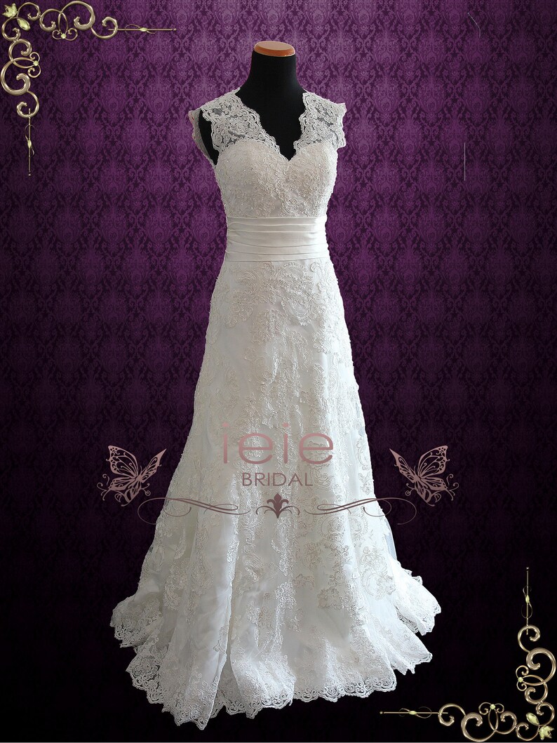 Lace Wedding Dress with V Neck and Keyhole Back, Vintage Style Wedding Dress, Country Wedding Dress, Rustic Wedding Dress Raynia image 4