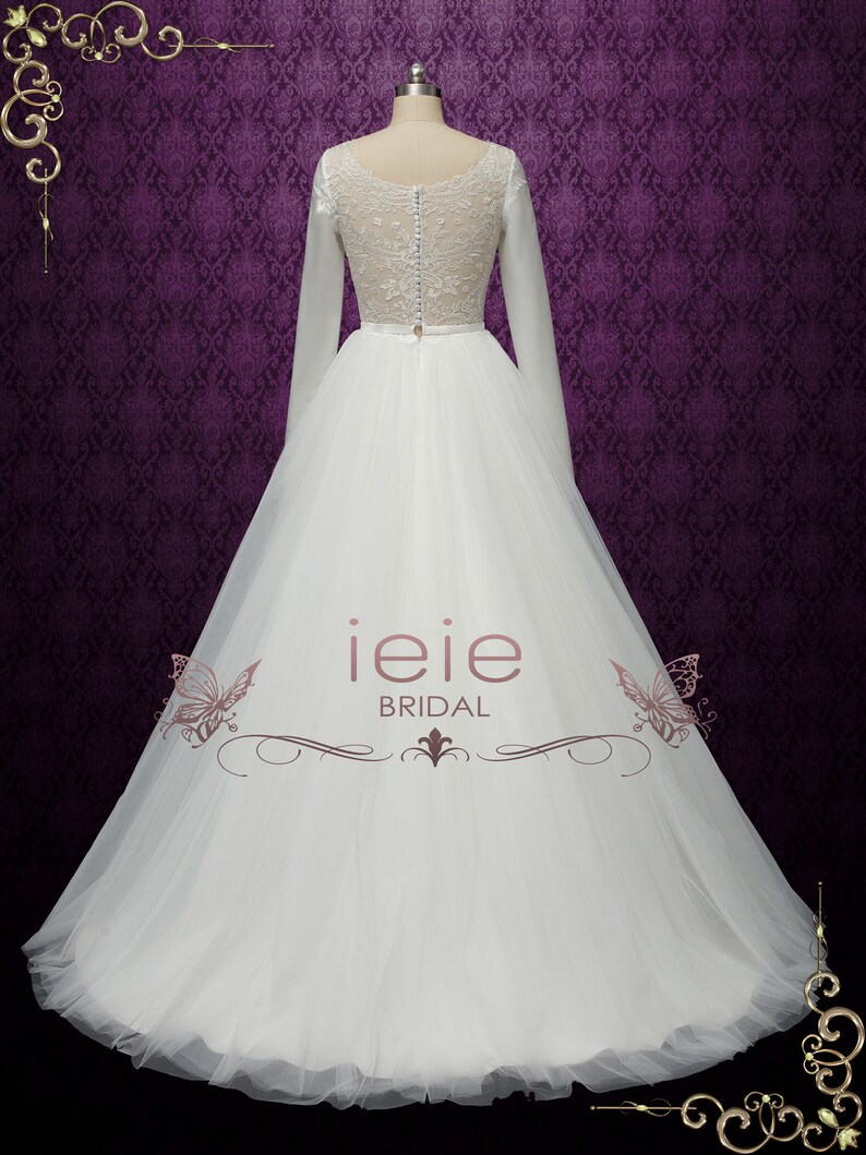 Minimalist Wedding Dress with Long Sleeves LUNA image 5